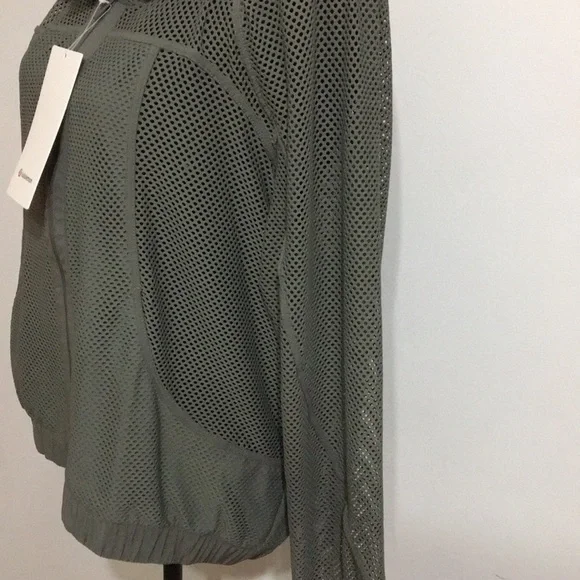 NWT Lululemon Relaxed Fit Mesh Jacket 12sz forest green color - Picture 3 of 7